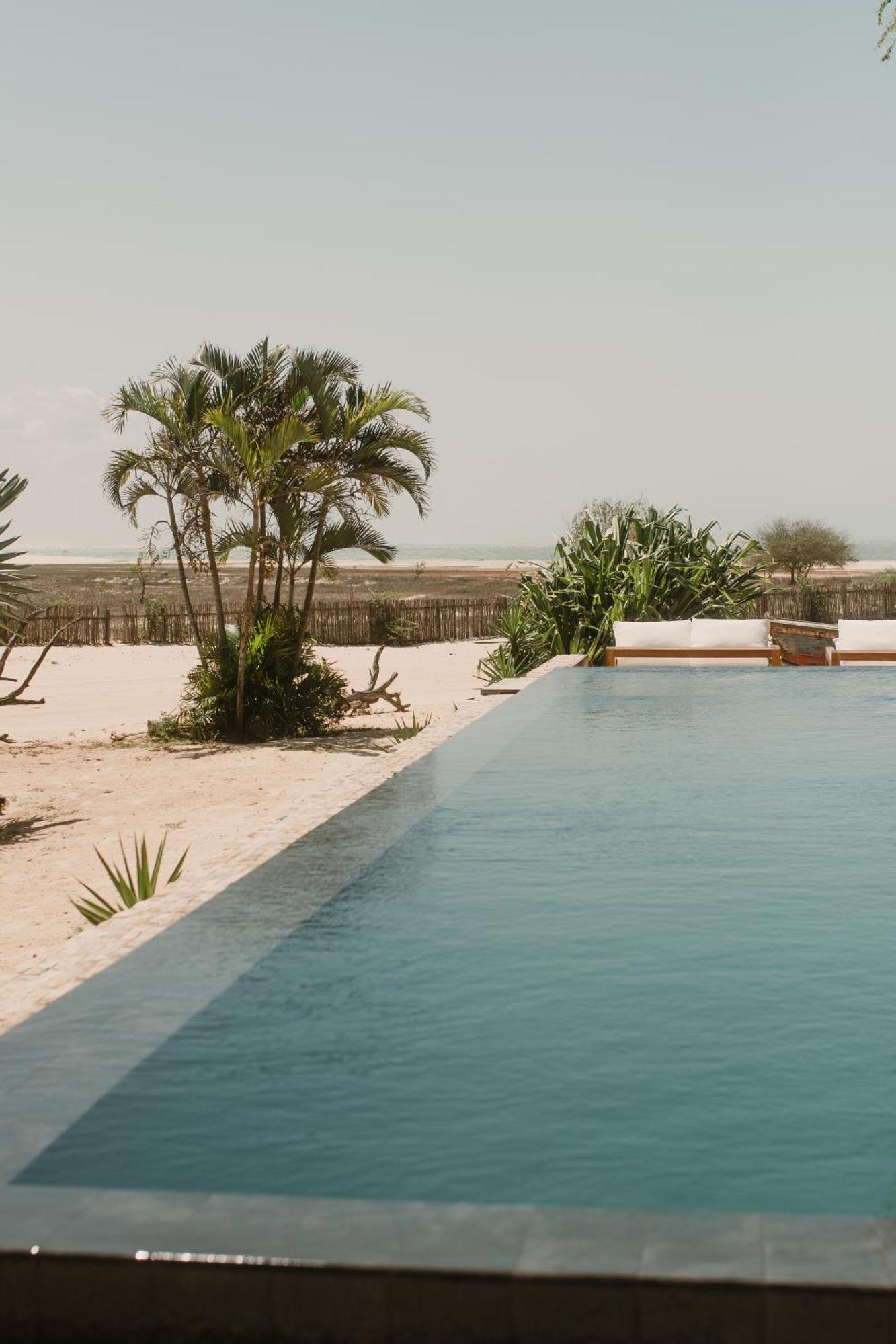 Villa Praia - La Villa Group จีโจกา จี เจรีกวากวารา ภายนอก รูปภาพ
