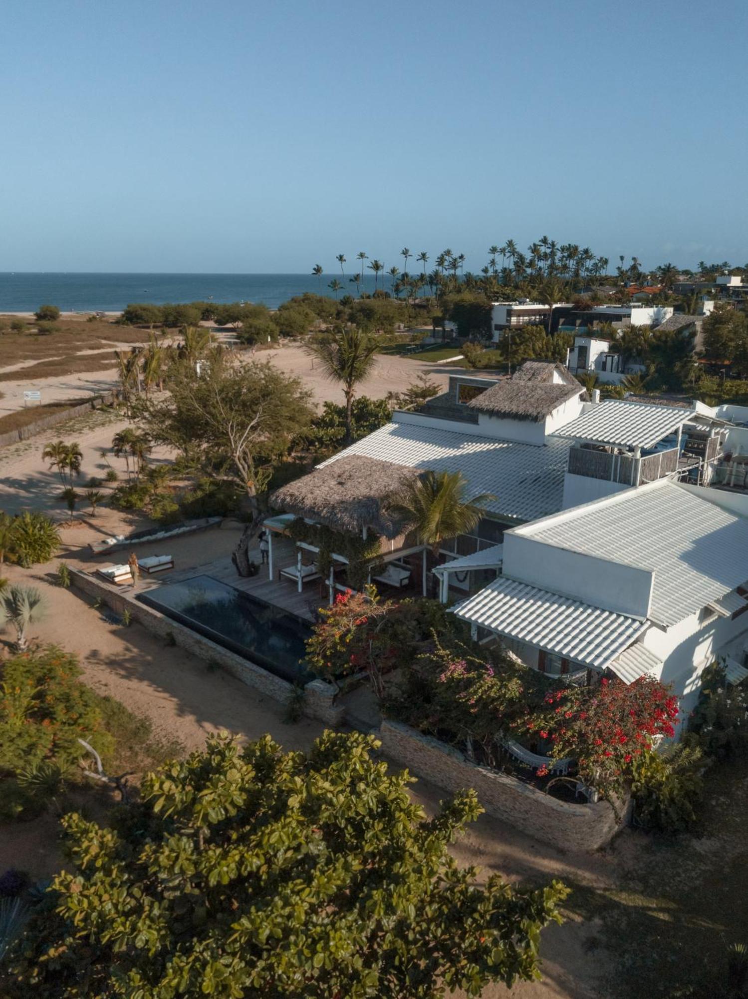 Villa Praia - La Villa Group จีโจกา จี เจรีกวากวารา ภายนอก รูปภาพ